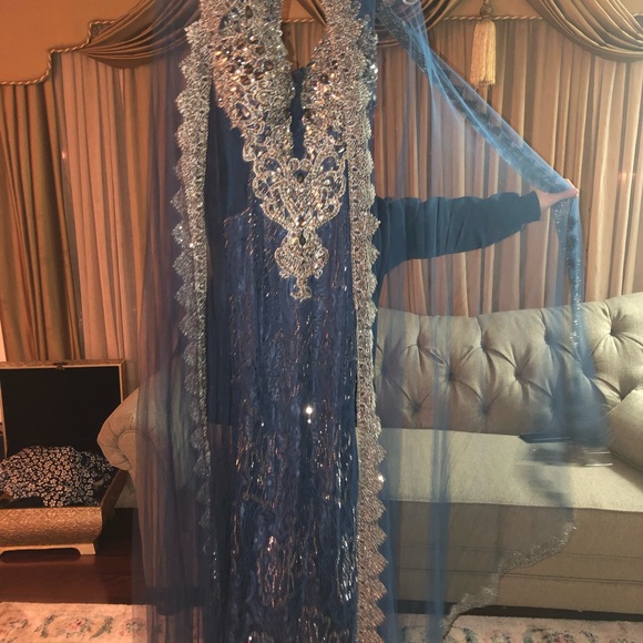 Prom dress - Picture 4 of 6